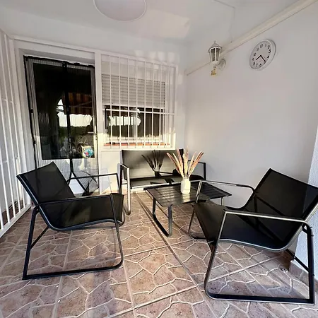 Apartament Maxx - Bright And Stylish With Pool Access, Jardin