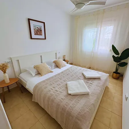 Apartament Maxx - Bright And Stylish With Pool Access, Jardin