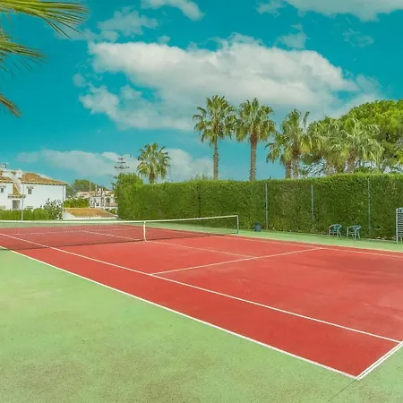 Maxx - Bright And Stylish With Pool Access, Jardin Apartament *