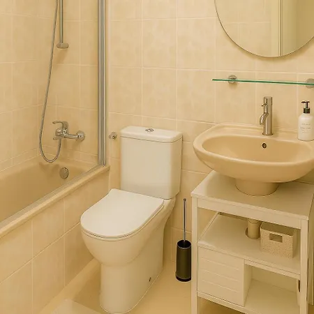 Maxx - Bright And Stylish With Pool Access, Jardin Apartament *