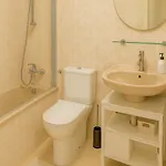 Maxx - Bright And Stylish With Pool Access, Jardin Apartman *